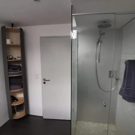 Rum i privatbostad Komfortables Zimmer In Ruhiger Wohnlage, Inkl. Tax *